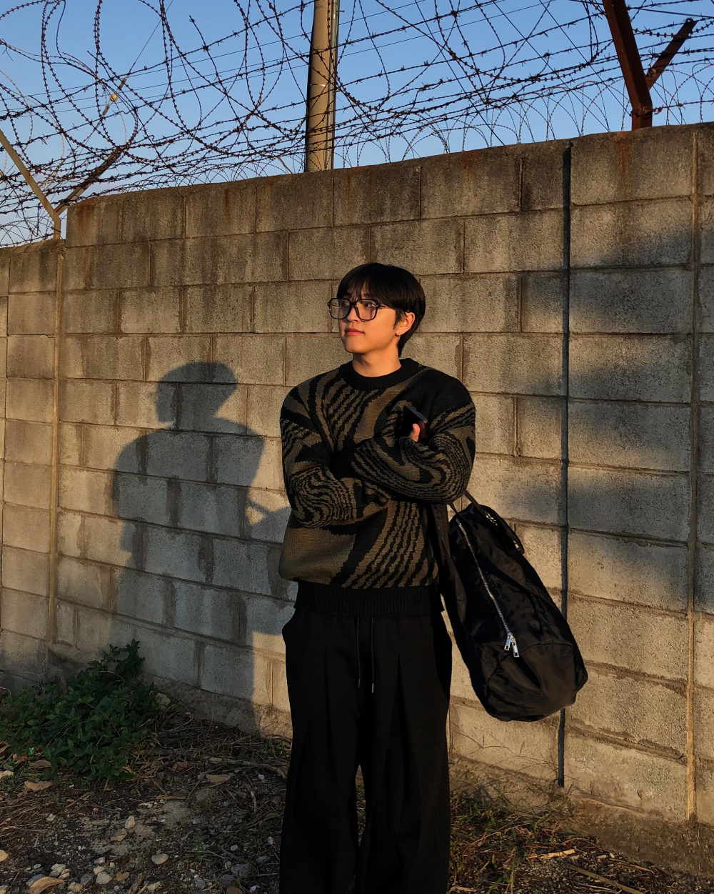 긴팔 티셔츠 모델 착용 이미지-S1L36