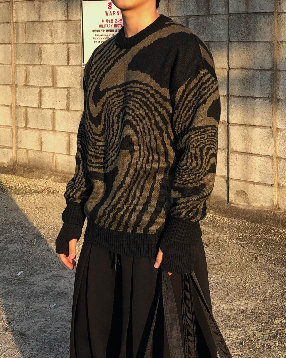 긴팔 티셔츠 모델 착용 이미지-S1L19