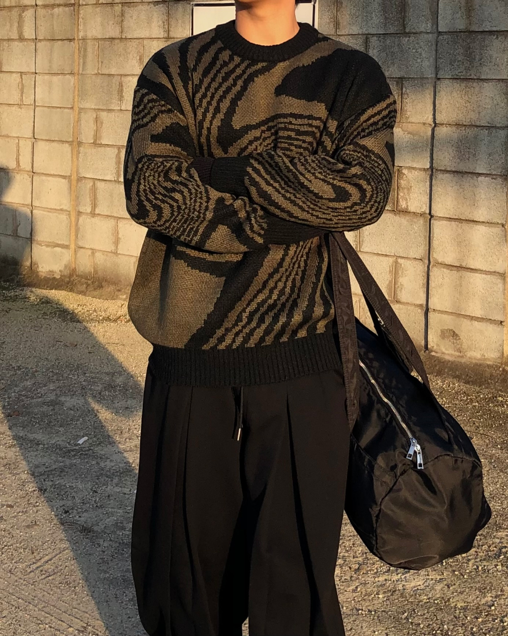 긴팔 티셔츠 모델 착용 이미지-S1L18