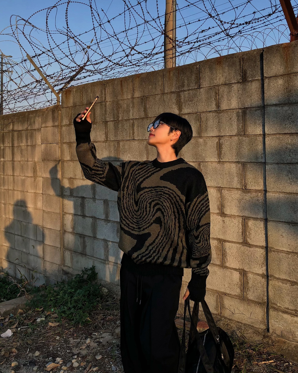 긴팔 티셔츠 모델 착용 이미지-S1L16