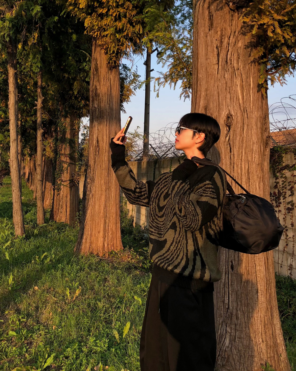 긴팔 티셔츠 모델 착용 이미지-S1L24