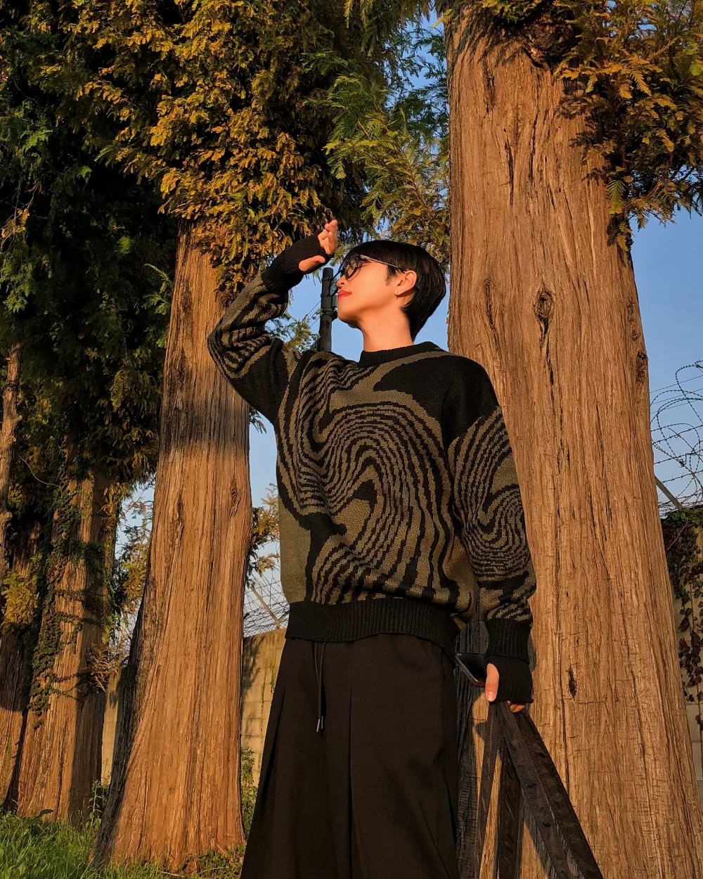 긴팔 티셔츠 모델 착용 이미지-S1L25