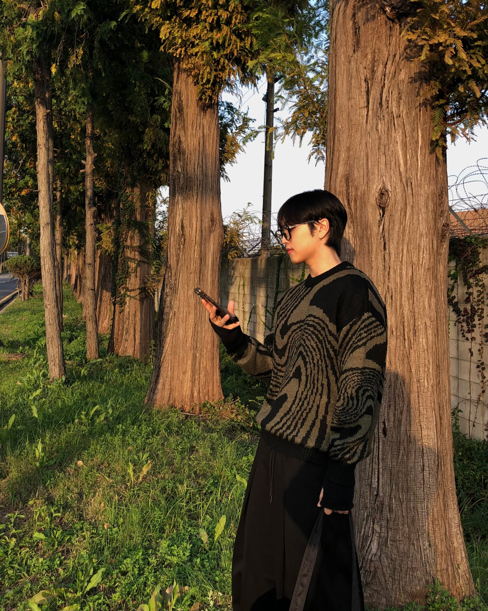 긴팔 티셔츠 모델 착용 이미지-S1L35