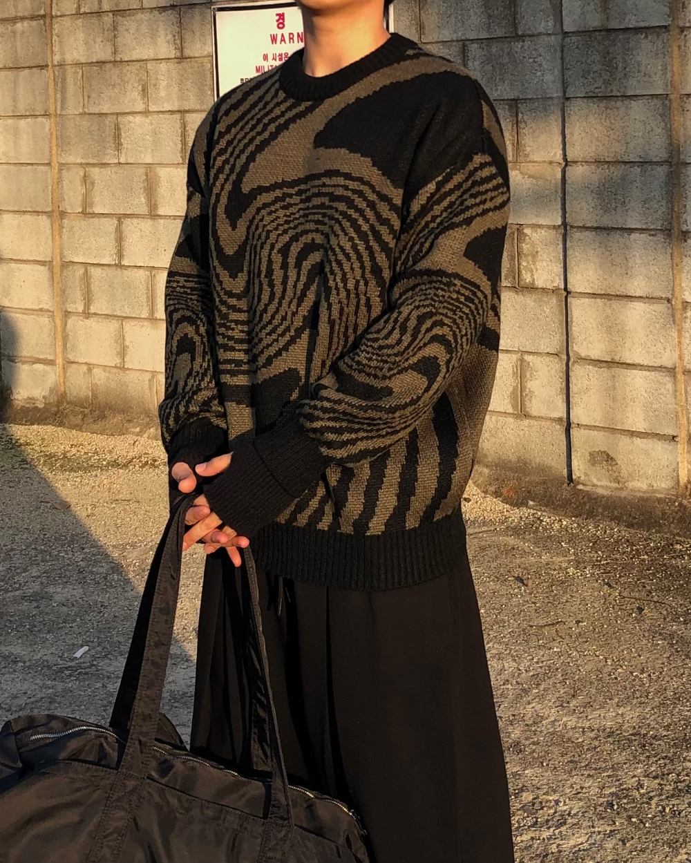 긴팔 티셔츠 모델 착용 이미지-S1L26