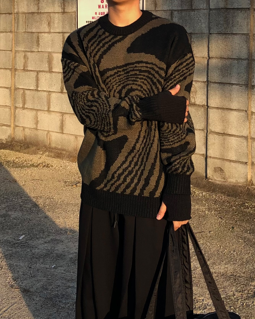 긴팔 티셔츠 모델 착용 이미지-S1L28