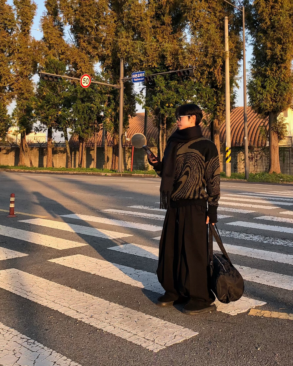 긴팔 티셔츠 모델 착용 이미지-S1L30