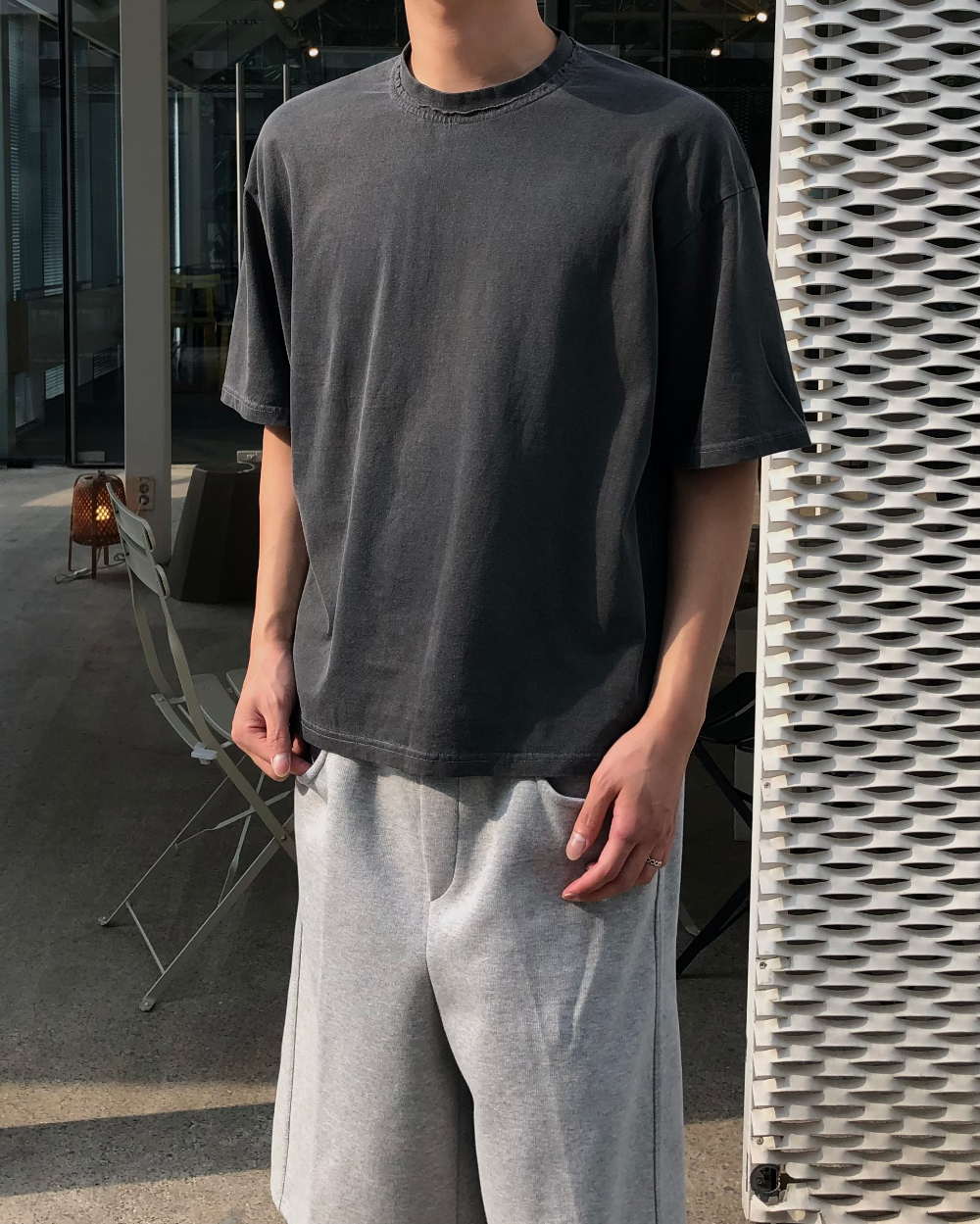 模特兒身穿短袖T卹 - S1L30