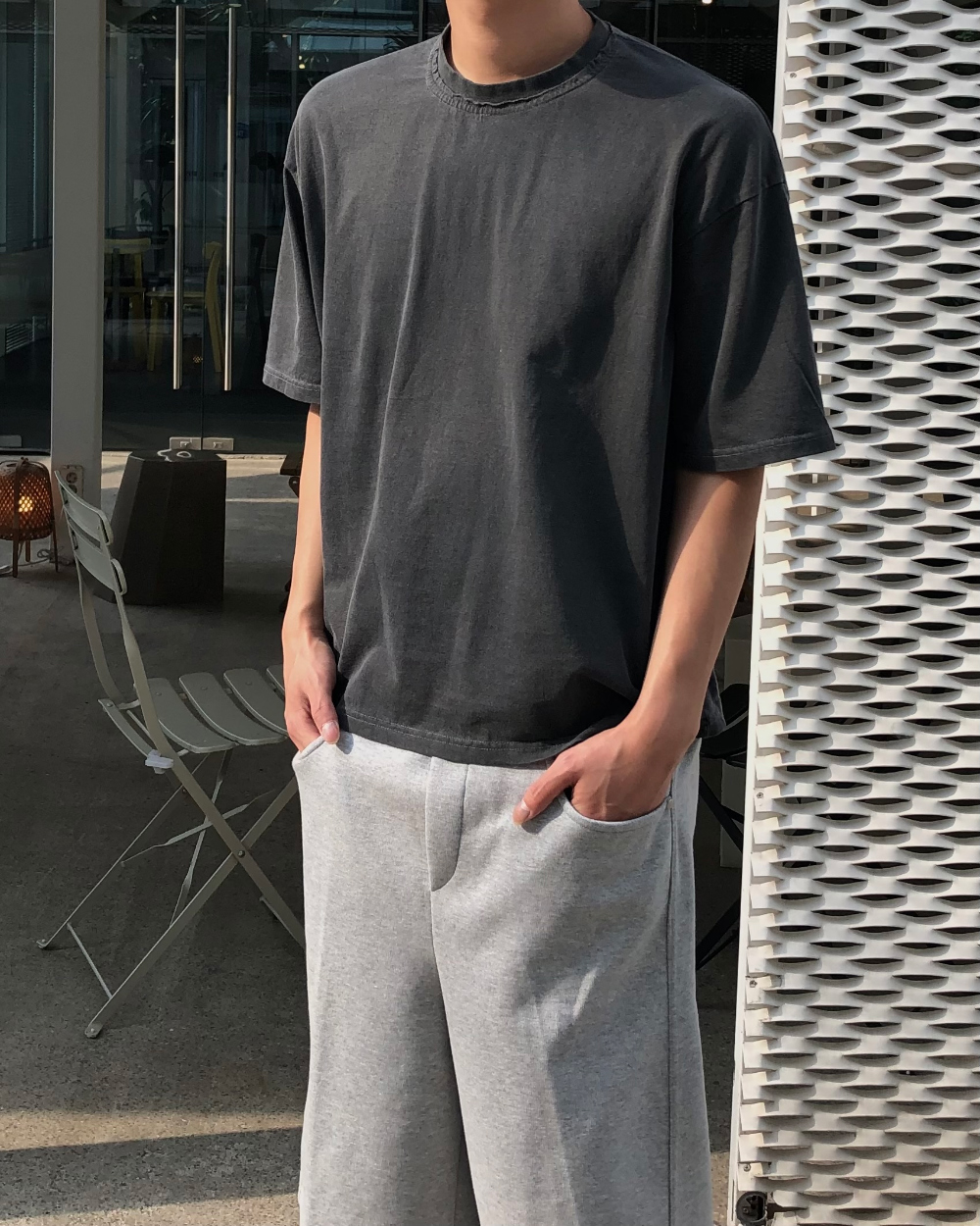 模特兒身穿短袖T卹 - S1L31