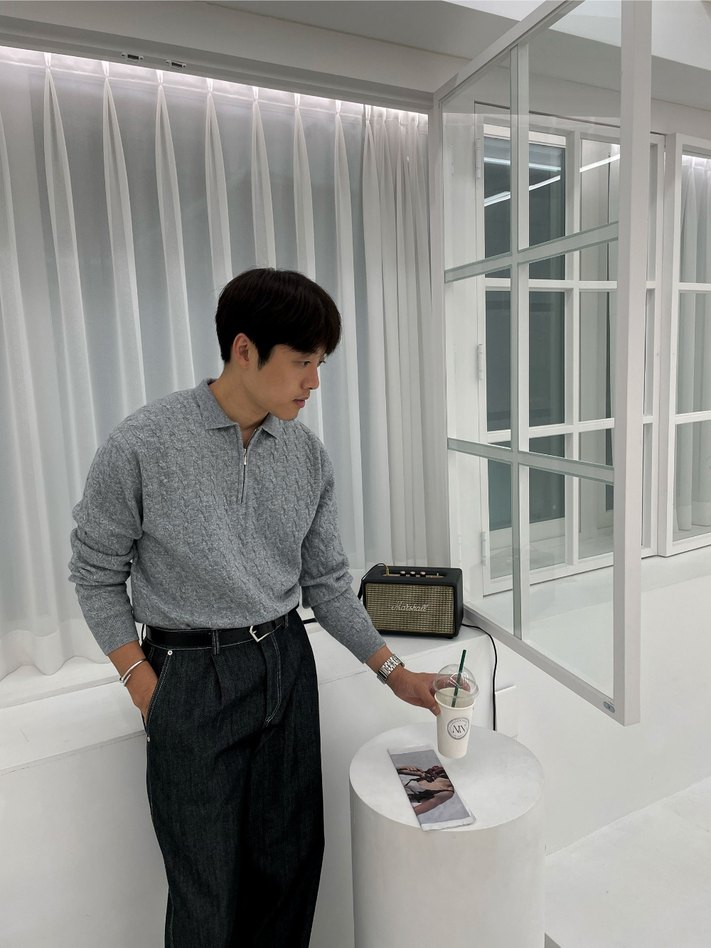 긴팔 티셔츠 모델 착용 이미지-S11L24