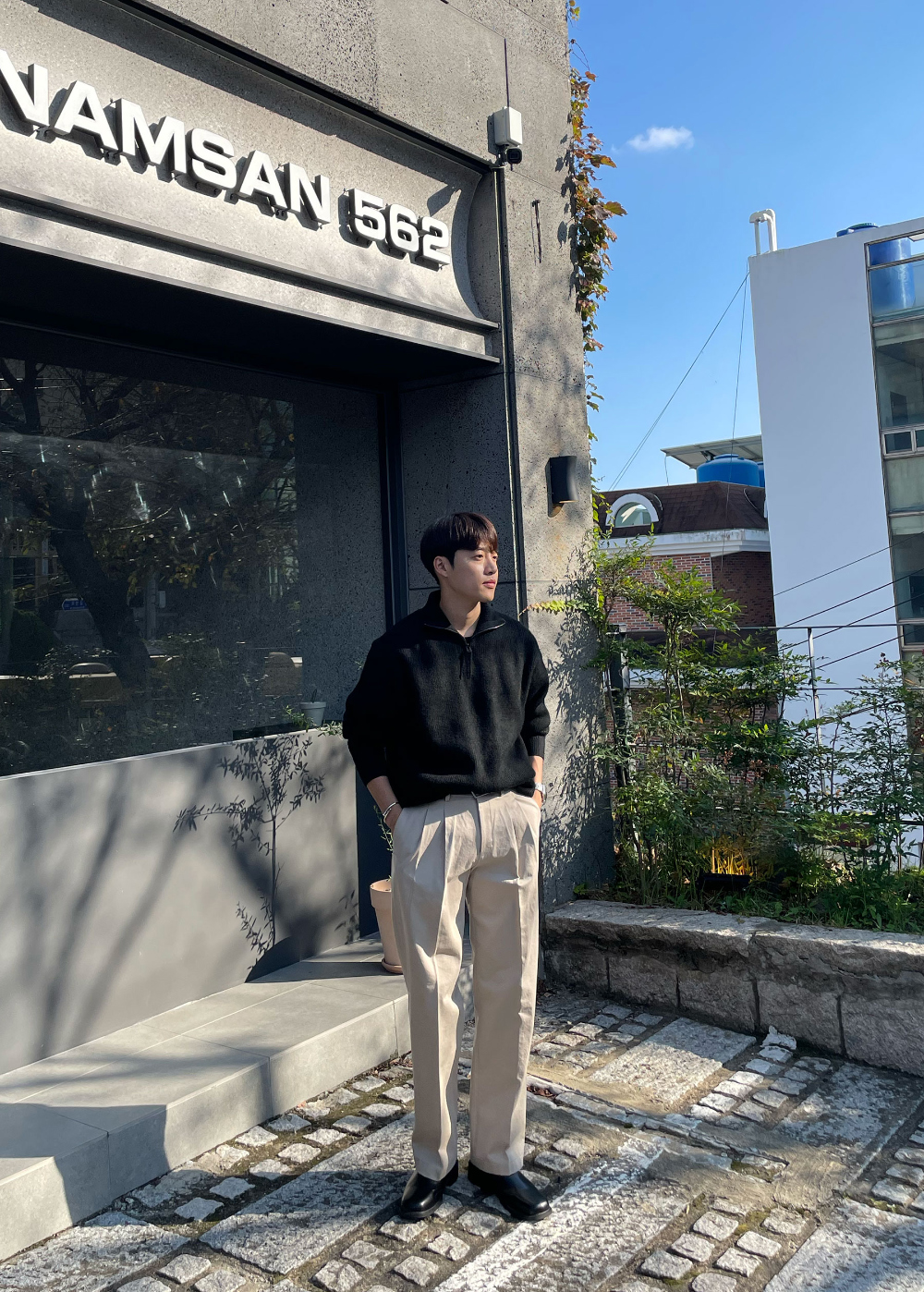 긴팔 티셔츠 모델 착용 이미지-S23L10
