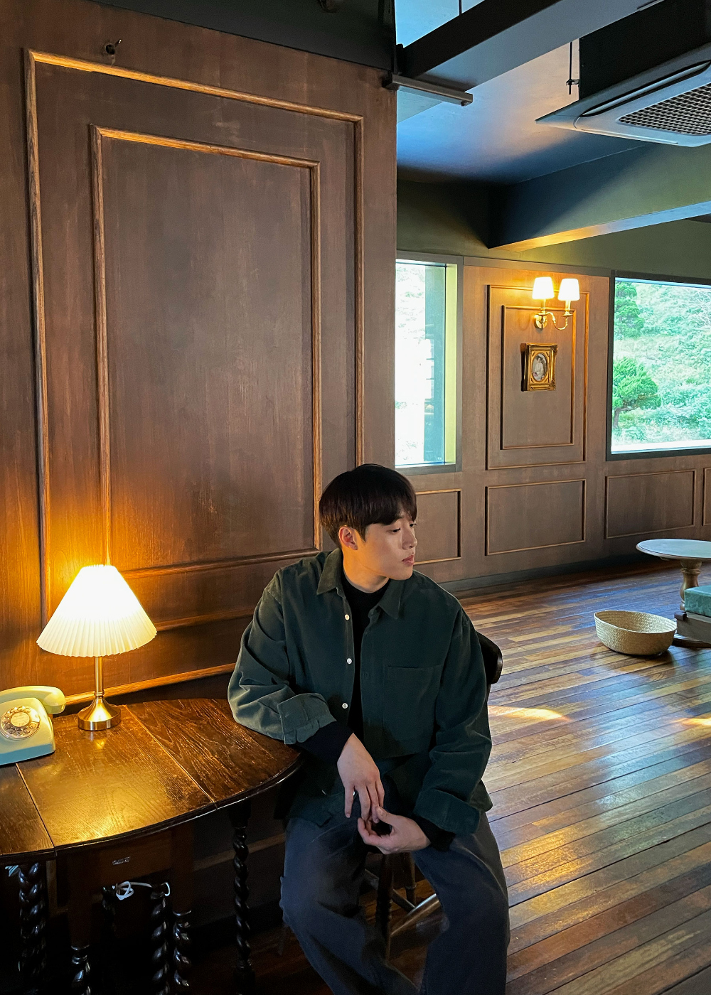 재킷 모델 착용 이미지-S35L26