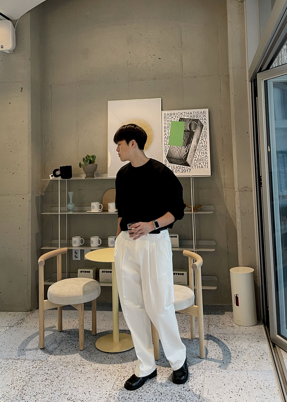 긴팔 티셔츠 모델 착용 이미지-S16L9