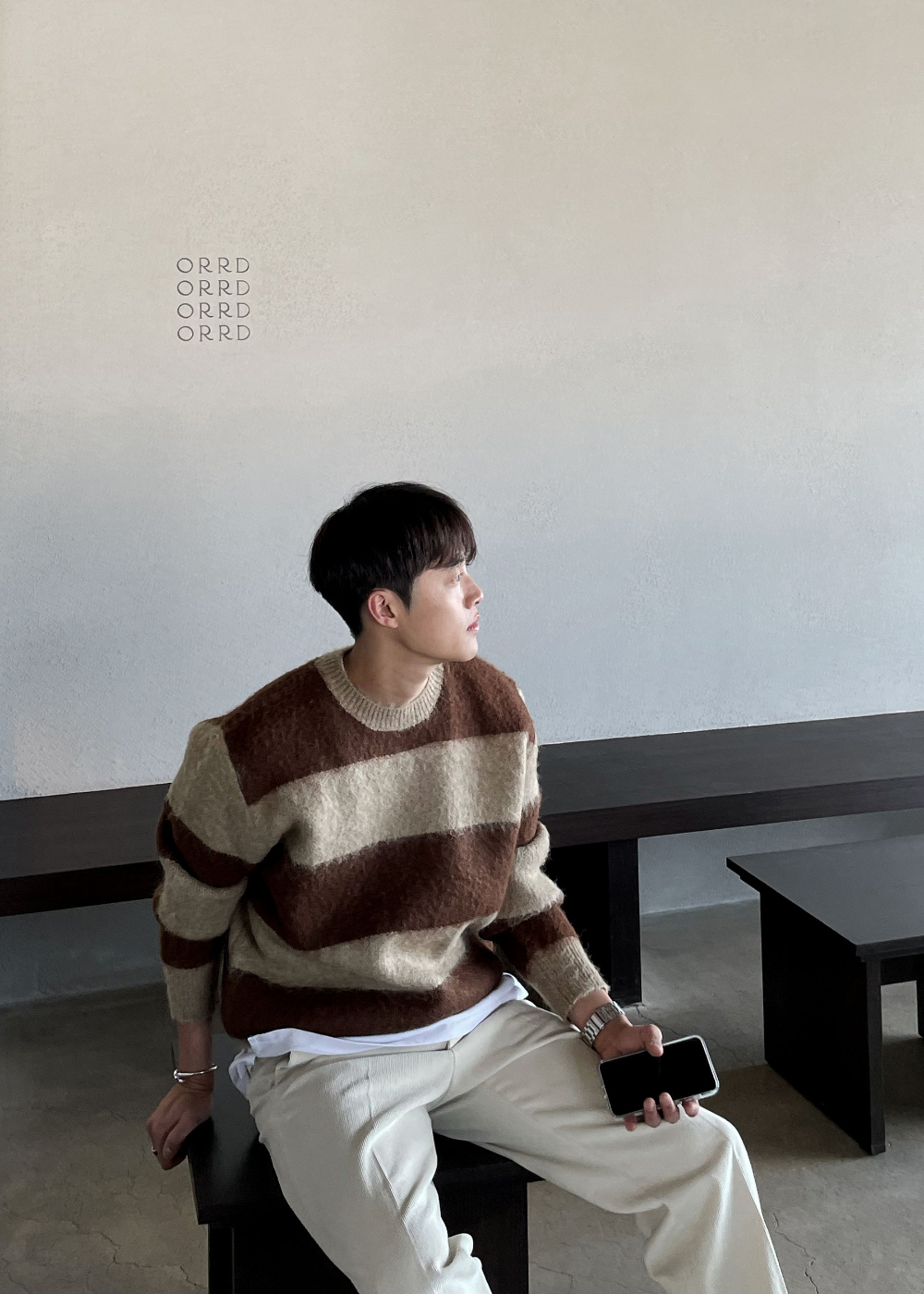긴팔 티셔츠 모델 착용 이미지-S47L6
