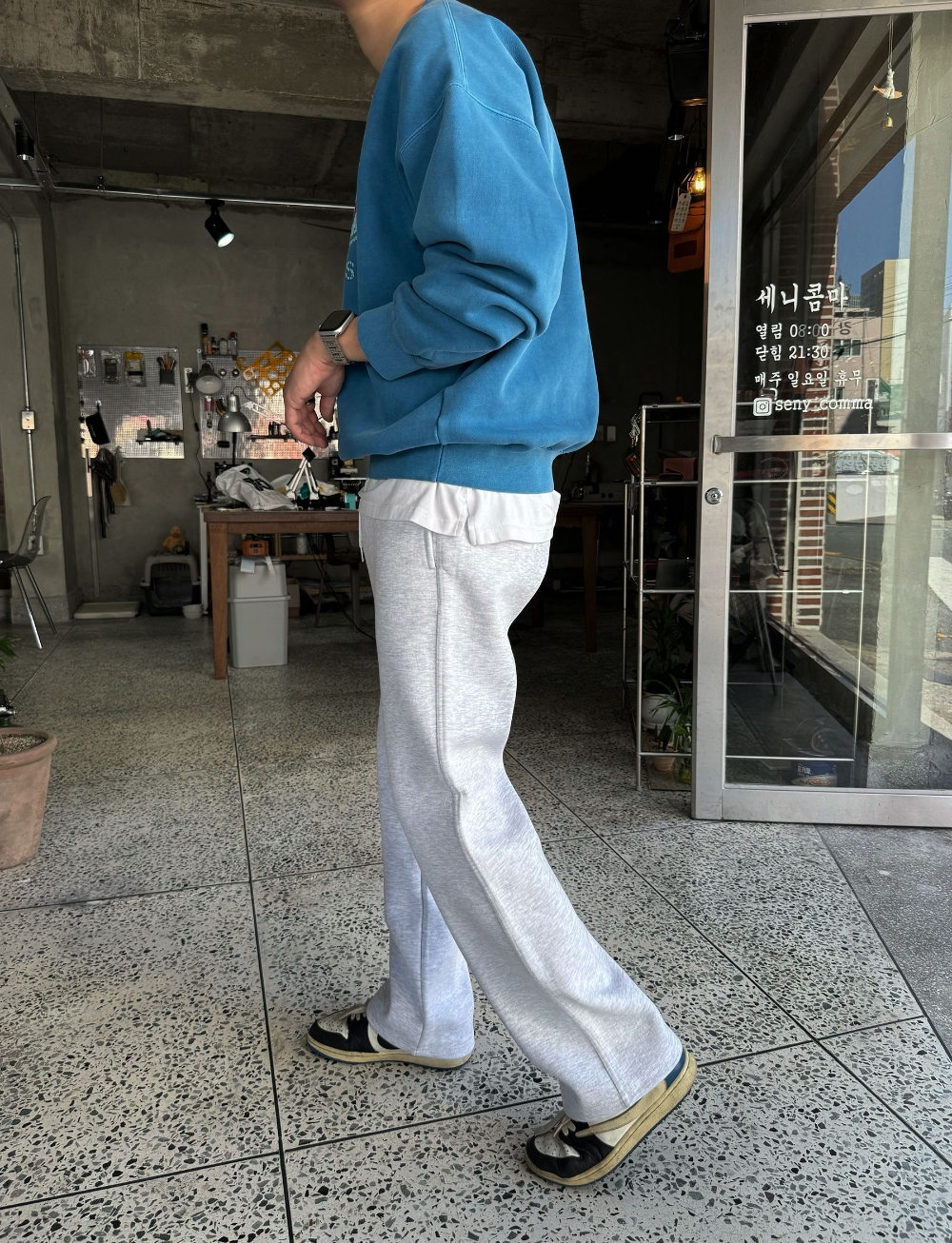 긴팔 티셔츠 모델 착용 이미지-S63L16