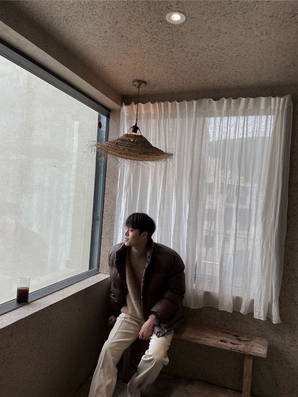 패딩 모델 착용 이미지-S68L3