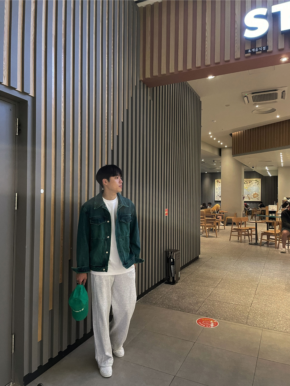 바지 모델 착용 이미지-S45L6