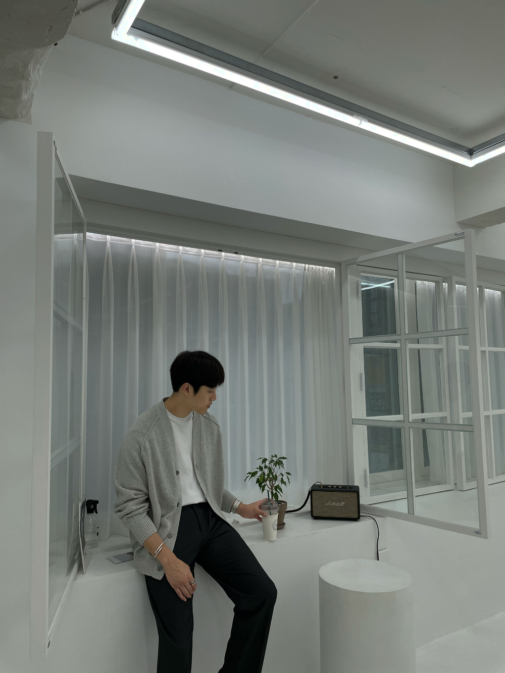 바지 모델 착용 이미지-S63L17