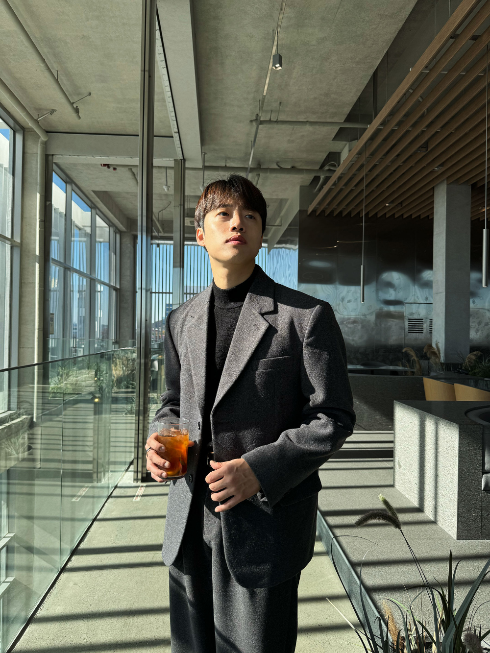 블레이저 모델 착용 이미지-S53L23