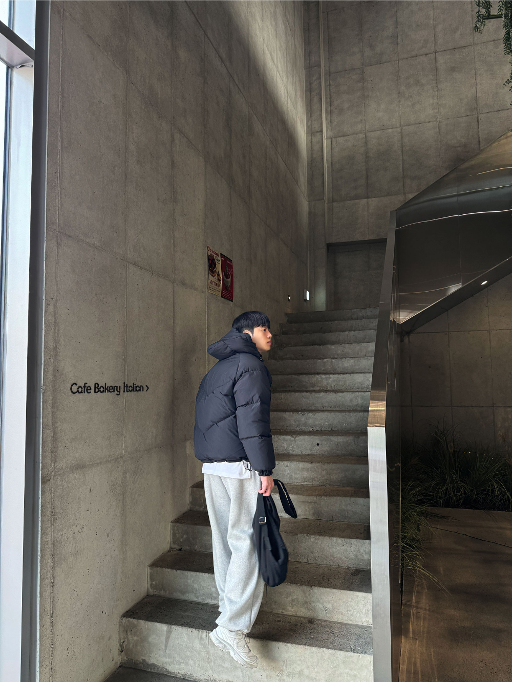 패딩 모델 착용 이미지-S63L31