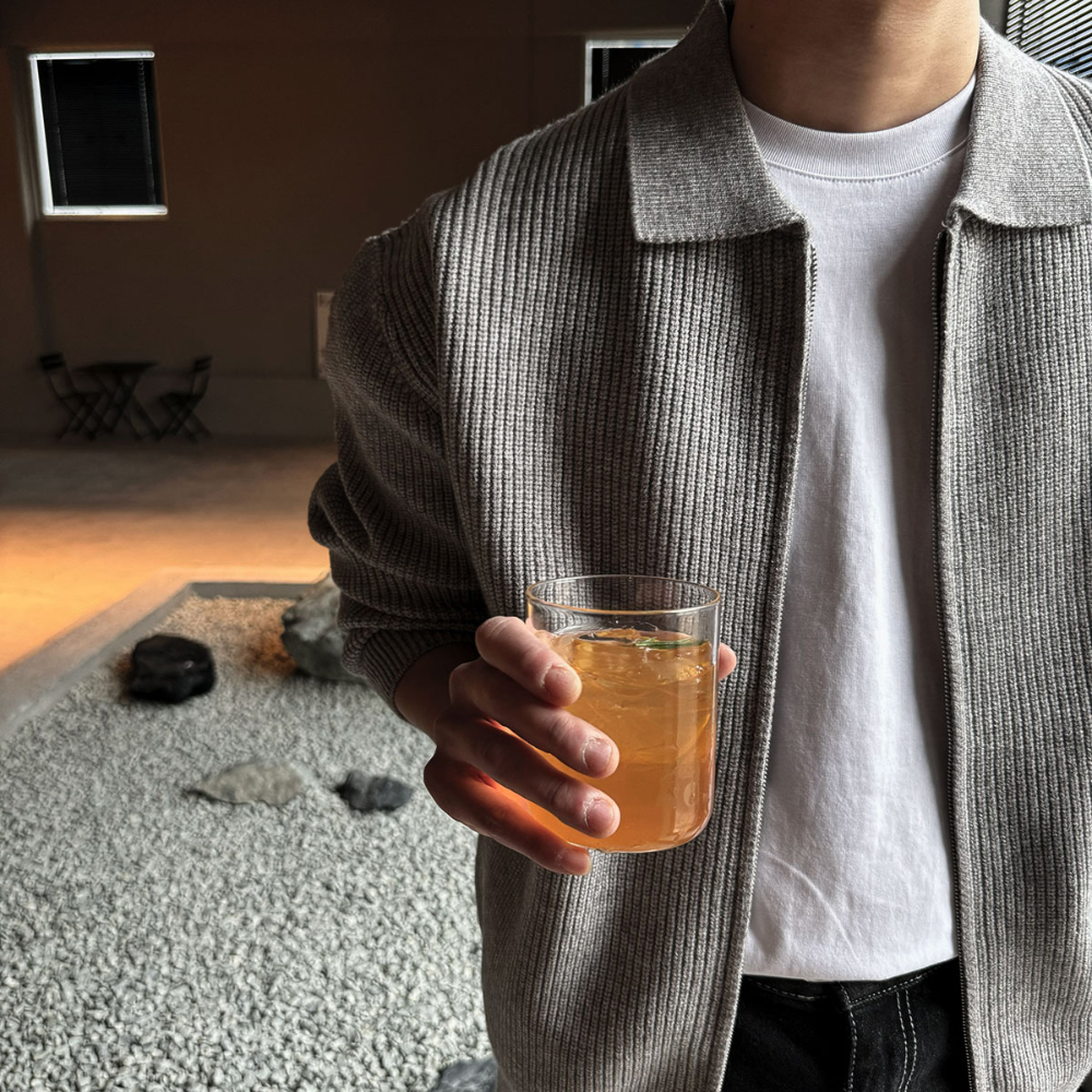 긴팔 티셔츠 모델 착용 이미지-S66L18