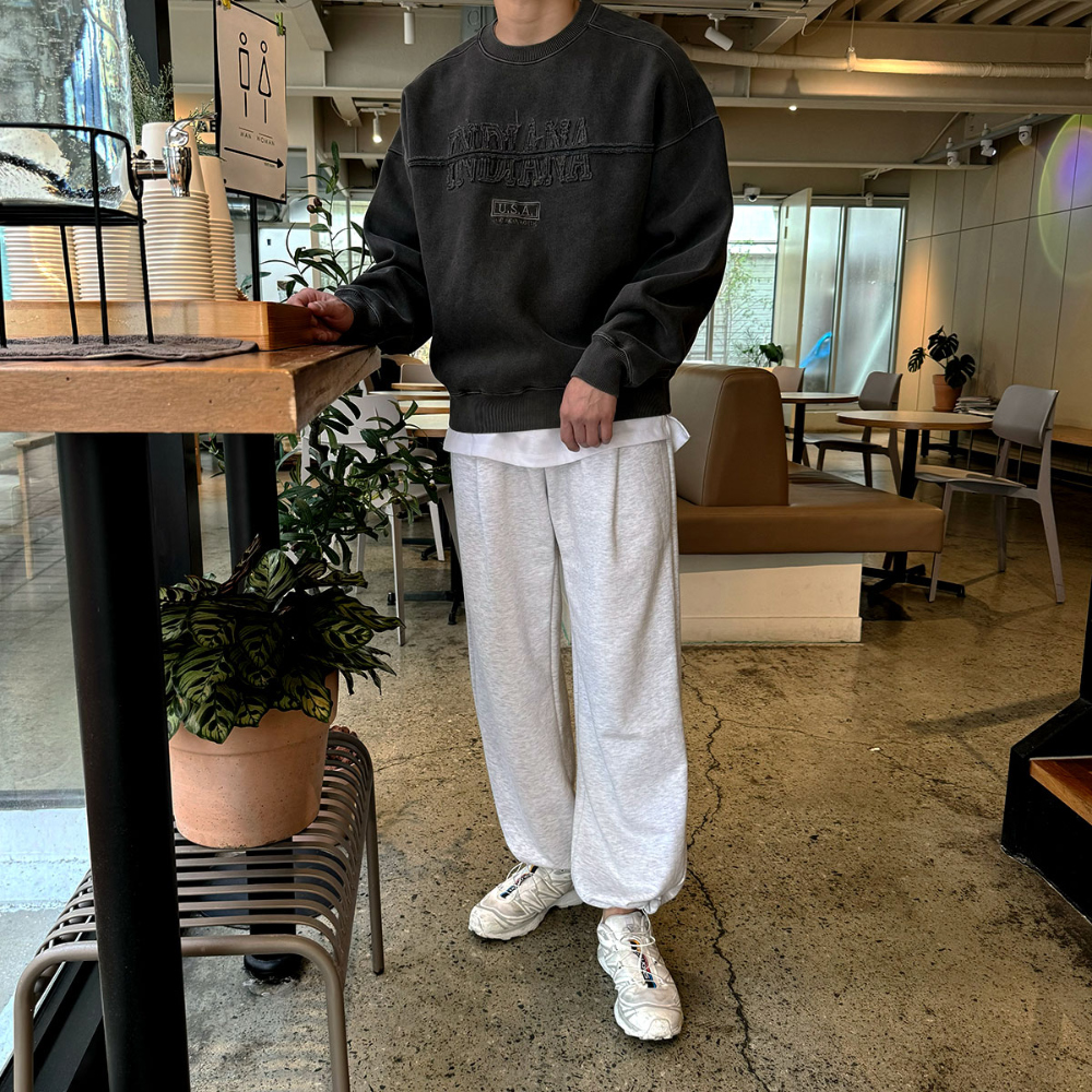 긴팔 티셔츠 모델 착용 이미지-S69L8