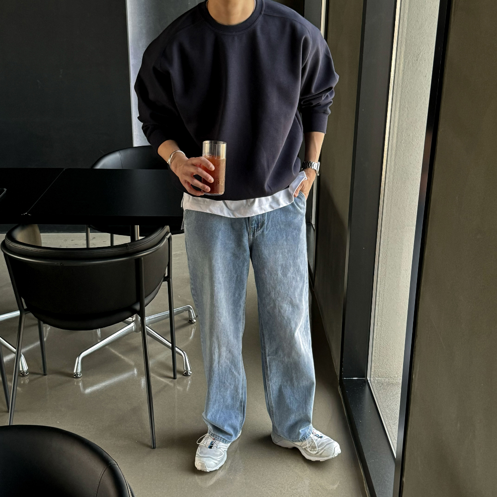 긴팔 티셔츠 모델 착용 이미지-S74L18