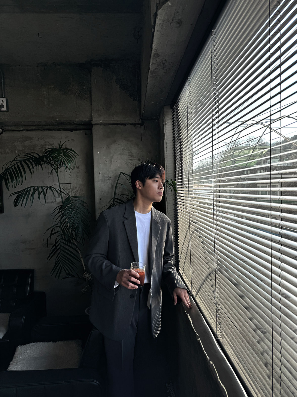 블레이저 모델 착용 이미지-S70L16
