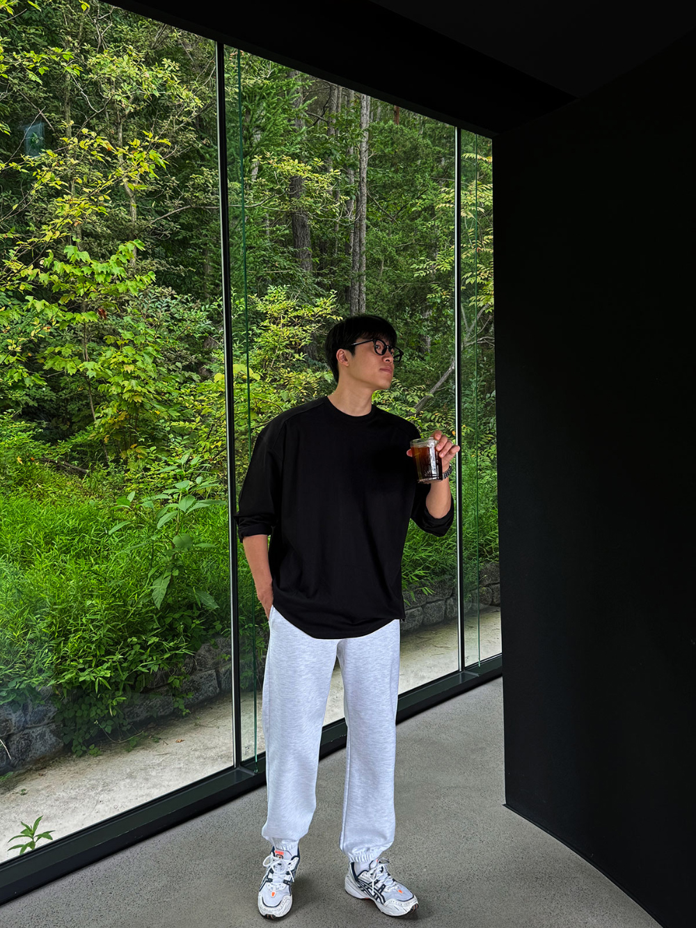 긴팔 티셔츠 모델 착용 이미지-S108L35