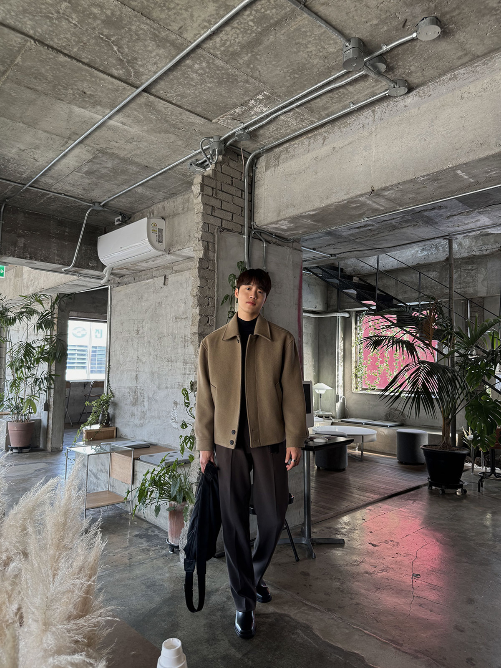 블레이저 모델 착용 이미지-S59L35