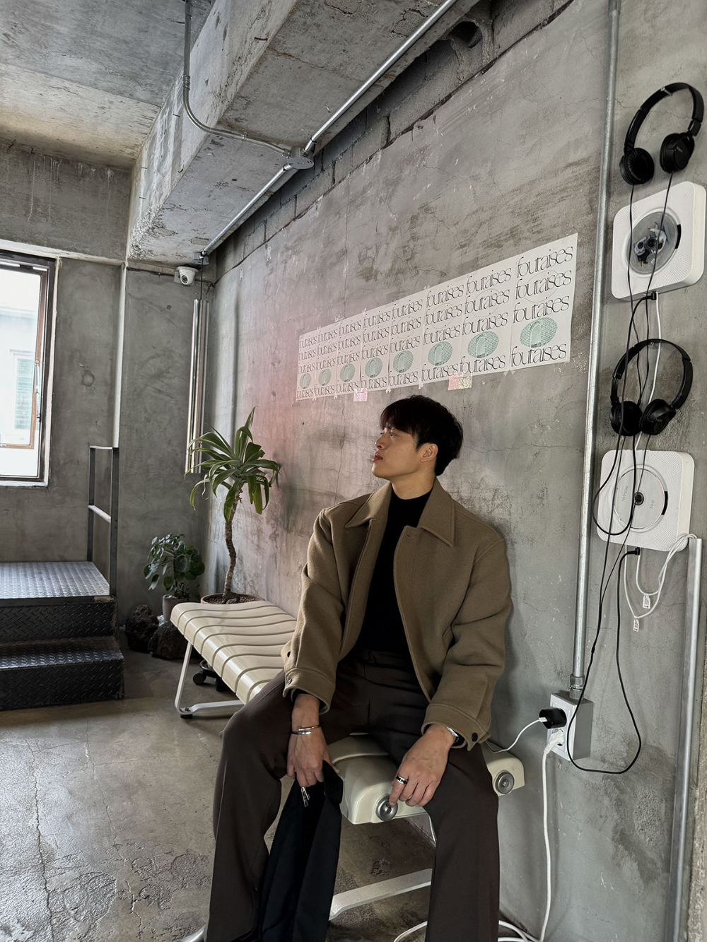 블레이저 모델 착용 이미지-S59L36