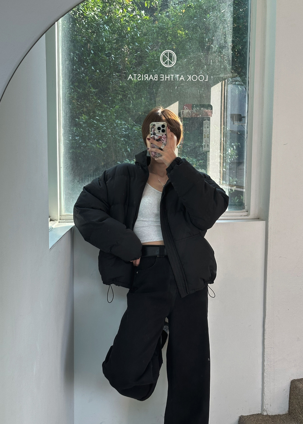 패딩 모델 착용 이미지-S74L140