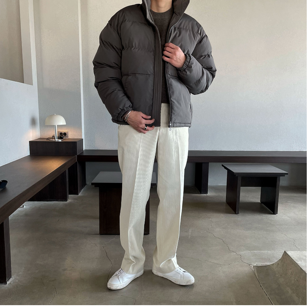 패딩 모델 착용 이미지-S74L60