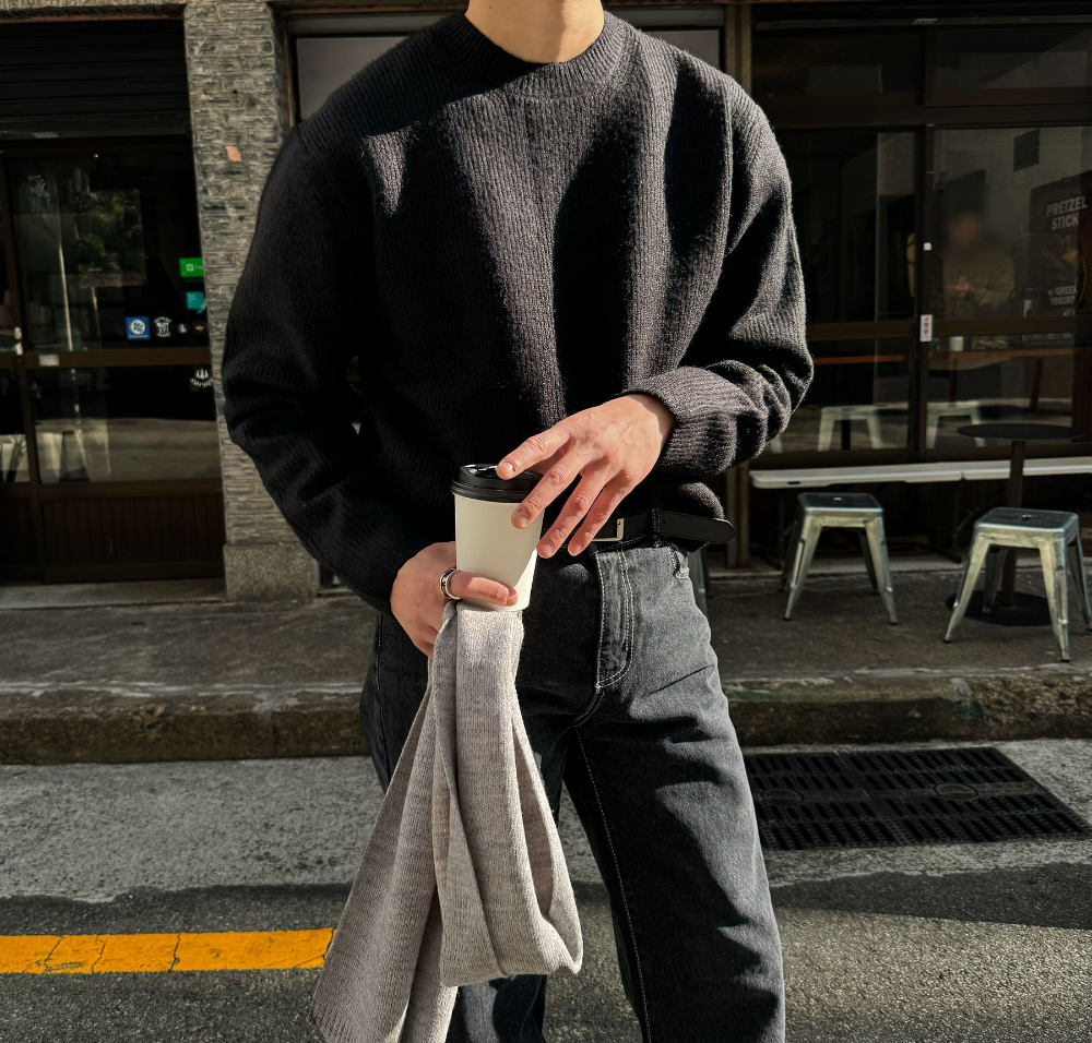 긴팔 티셔츠 모델 착용 이미지-S55L112