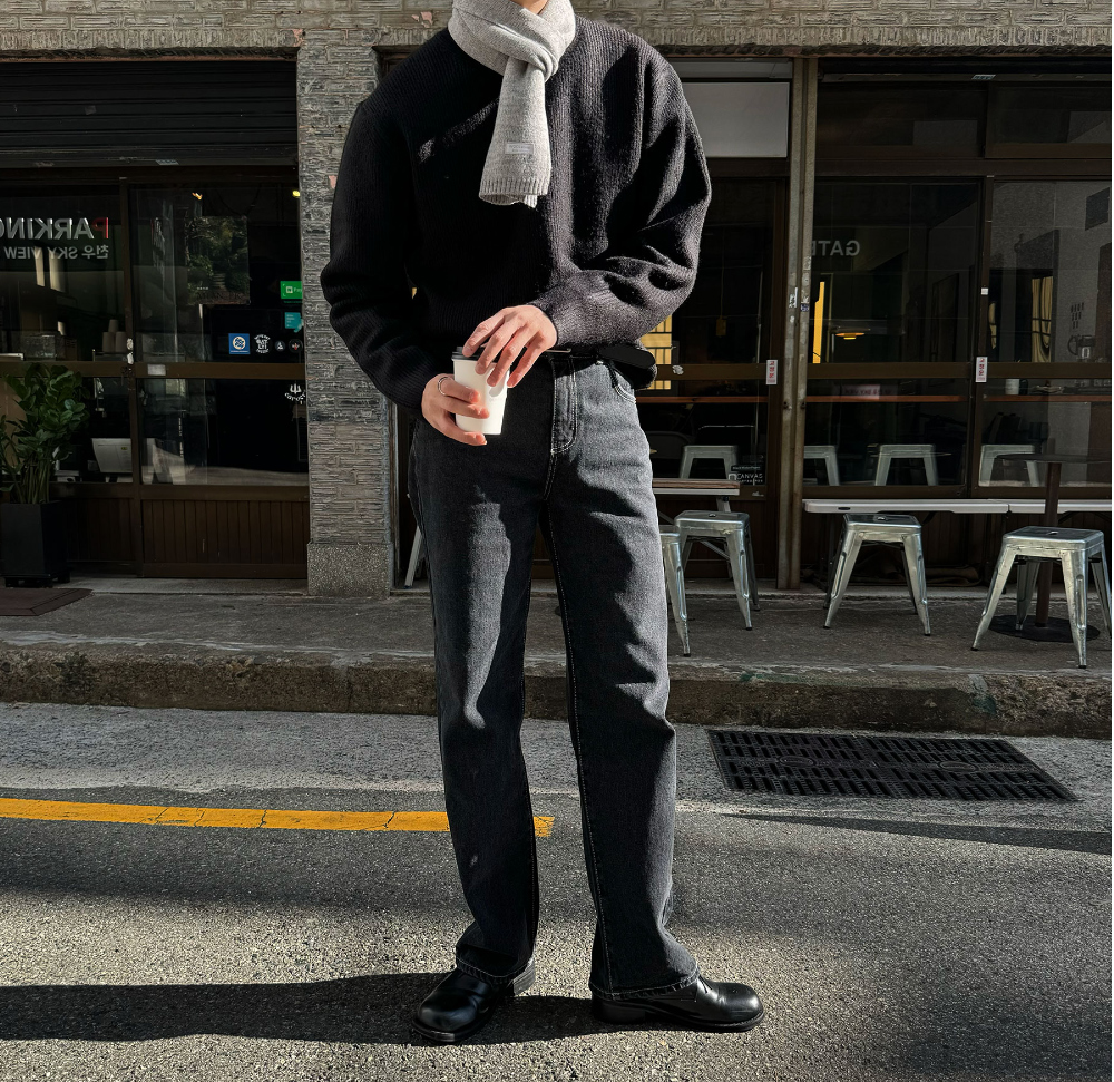 긴팔 티셔츠 모델 착용 이미지-S55L107