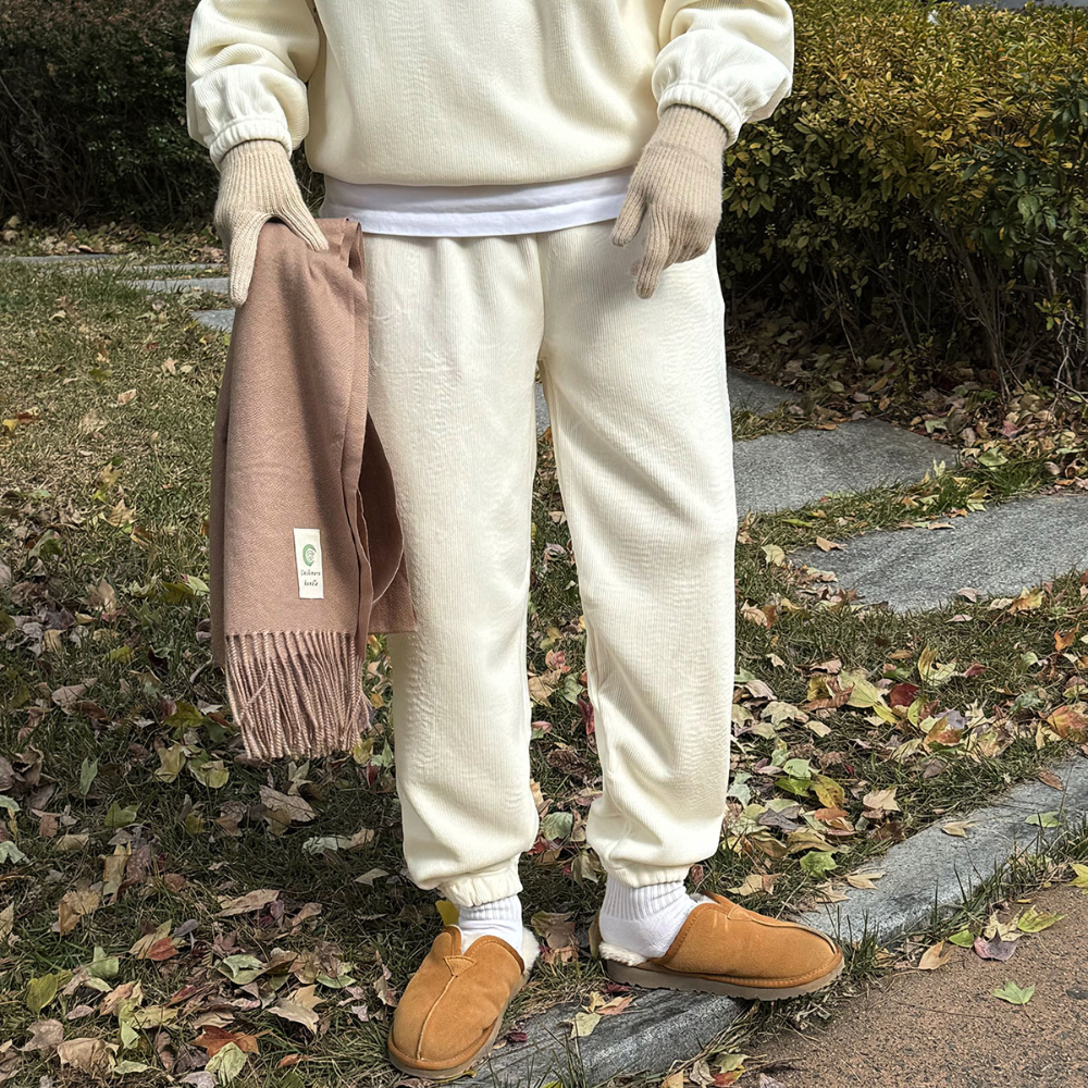 긴팔 티셔츠 모델 착용 이미지-S120L34