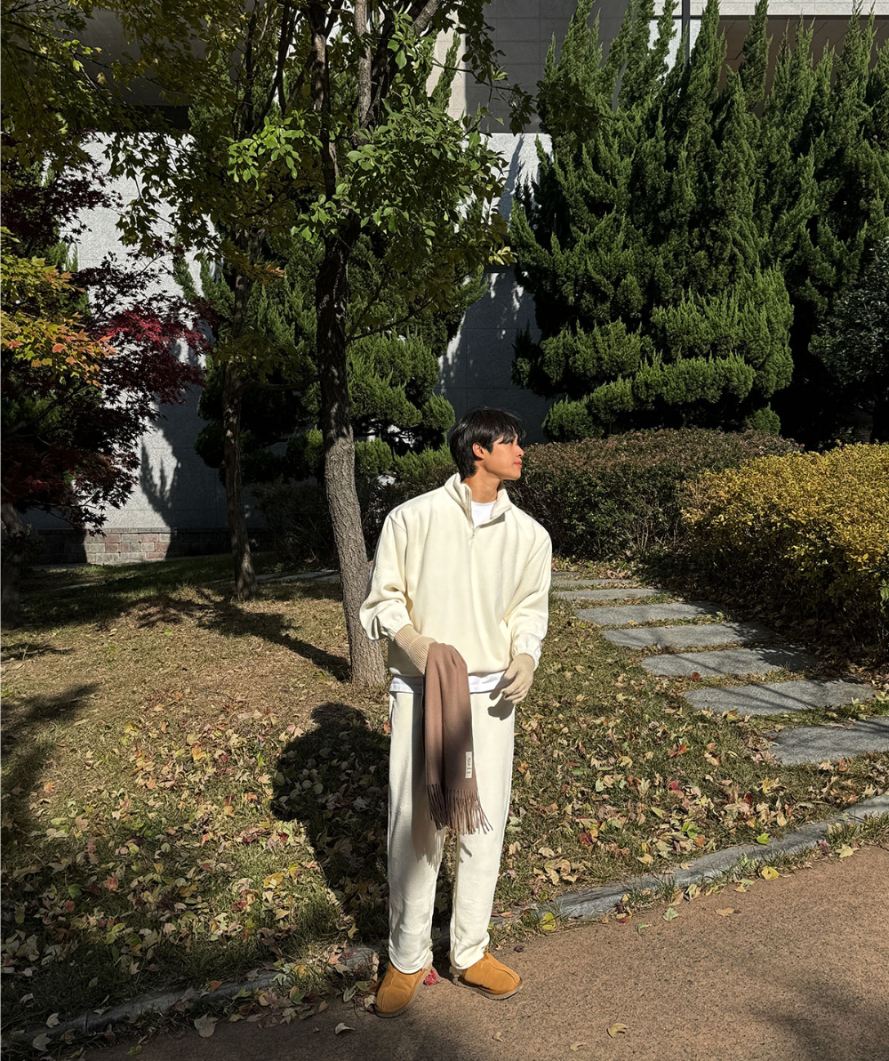 긴팔 티셔츠 모델 착용 이미지-S120L27