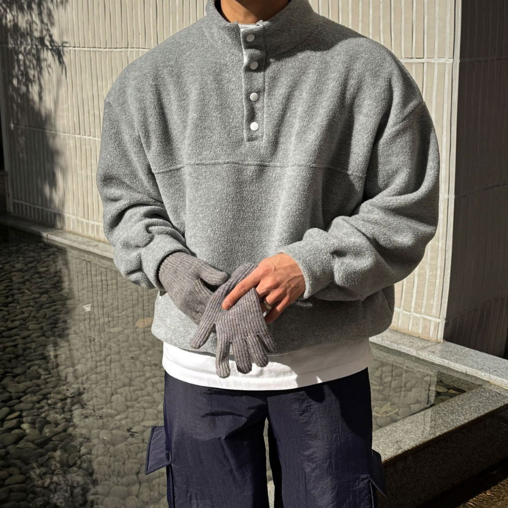긴팔 티셔츠 모델 착용 이미지-S129L11