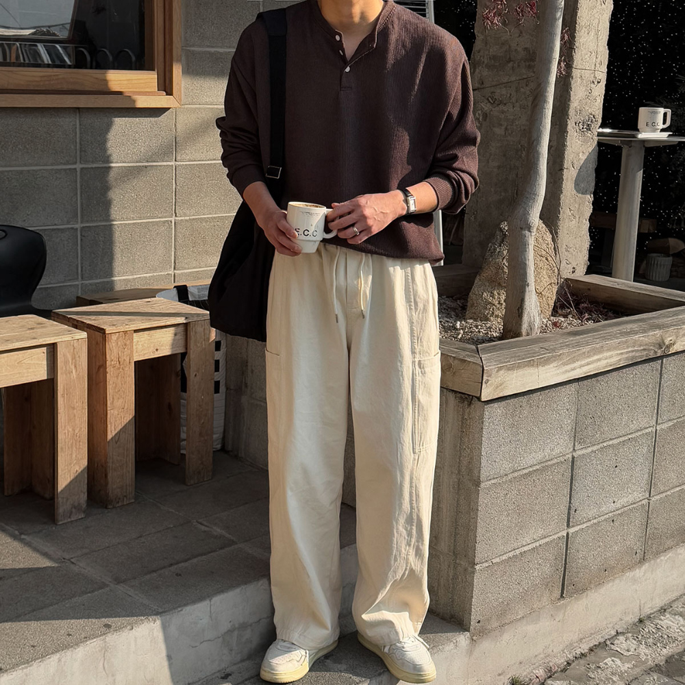 긴팔 티셔츠 모델 착용 이미지-S120L26