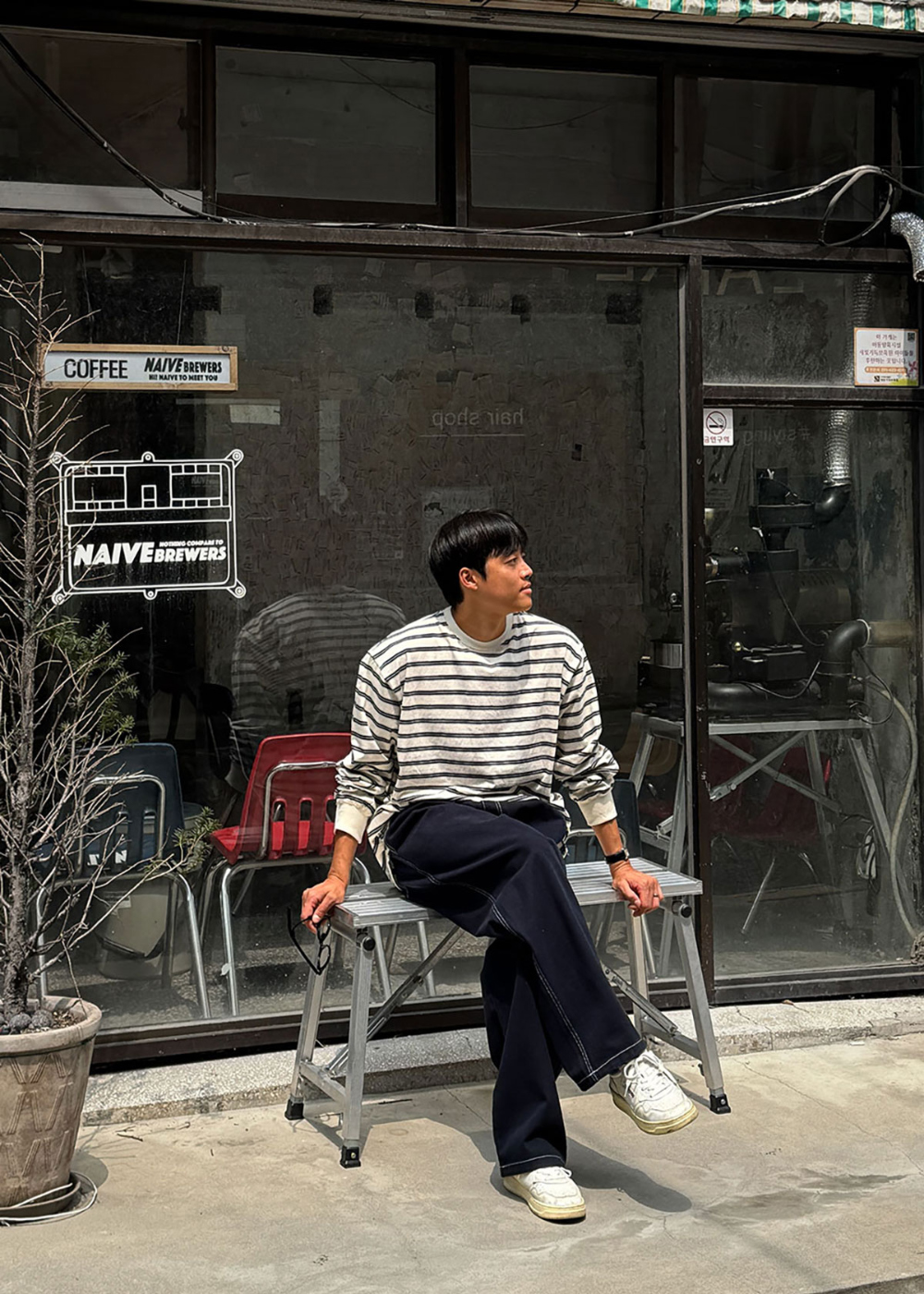 긴팔 티셔츠 모델 착용 이미지-S133L6