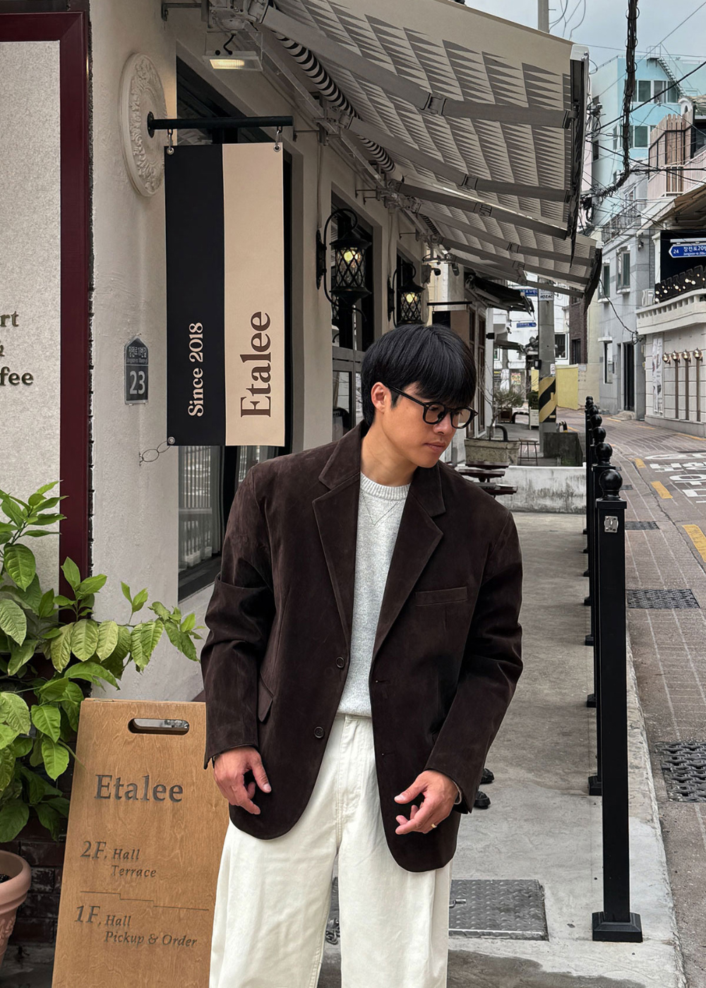 블레이저 모델 착용 이미지-S142L6