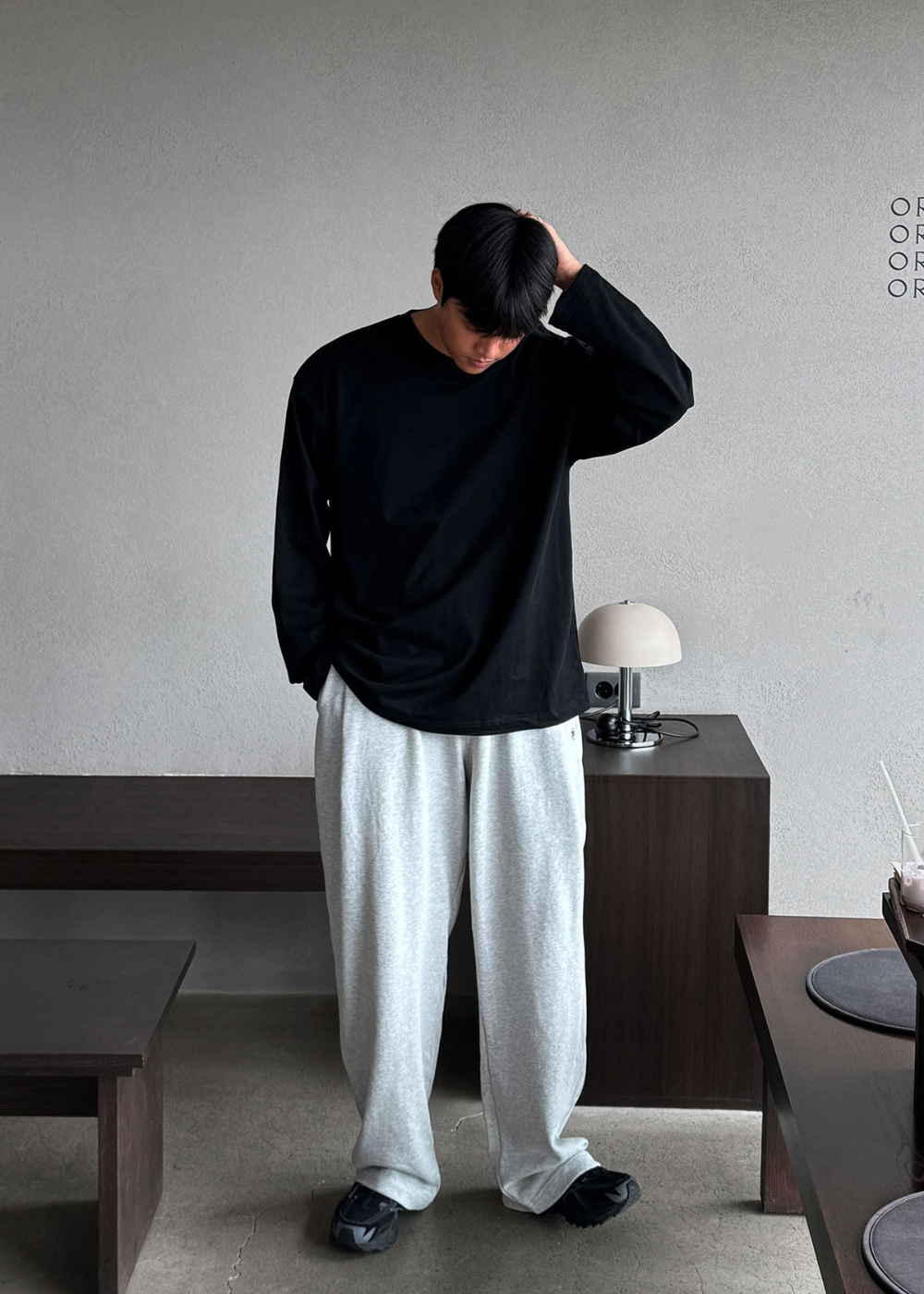 긴팔 티셔츠 모델 착용 이미지-S185L33