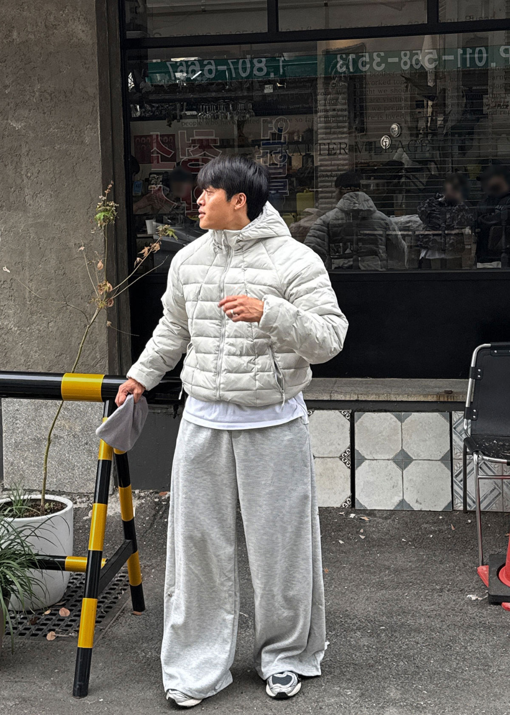 패딩 모델 착용 이미지-S159L11