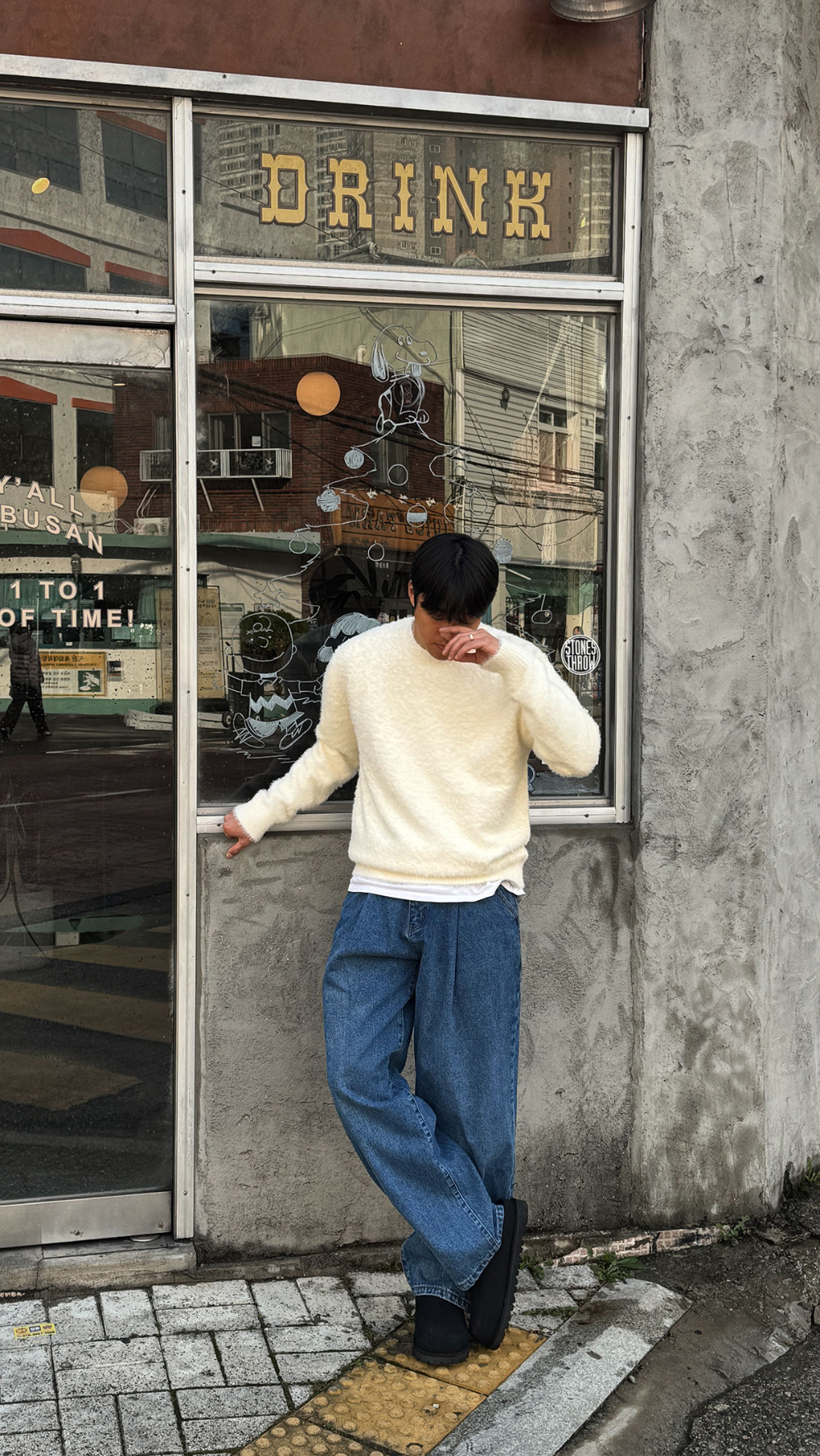 긴팔 티셔츠 모델 착용 이미지-S163L2