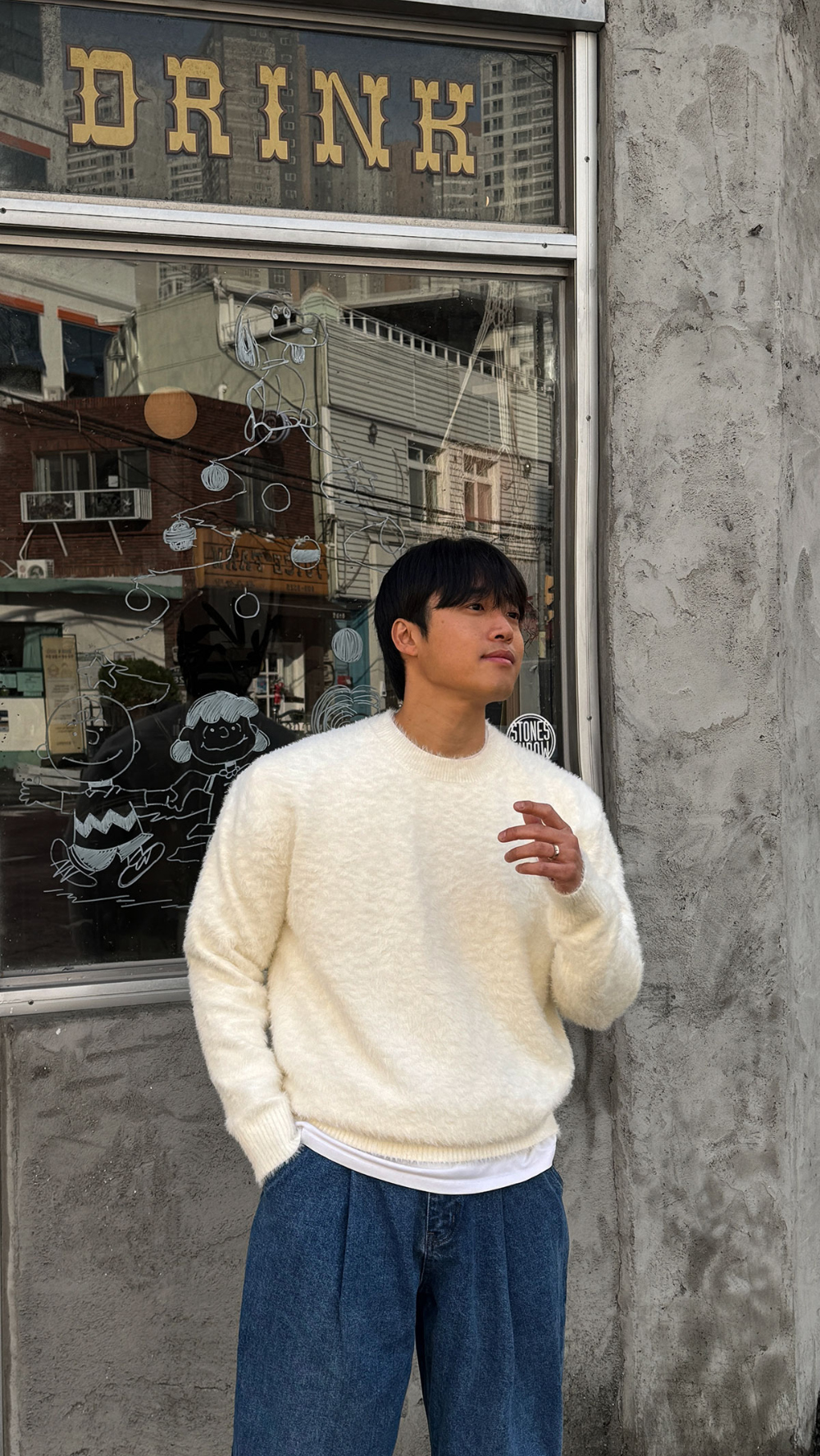 긴팔 티셔츠 모델 착용 이미지-S163L6