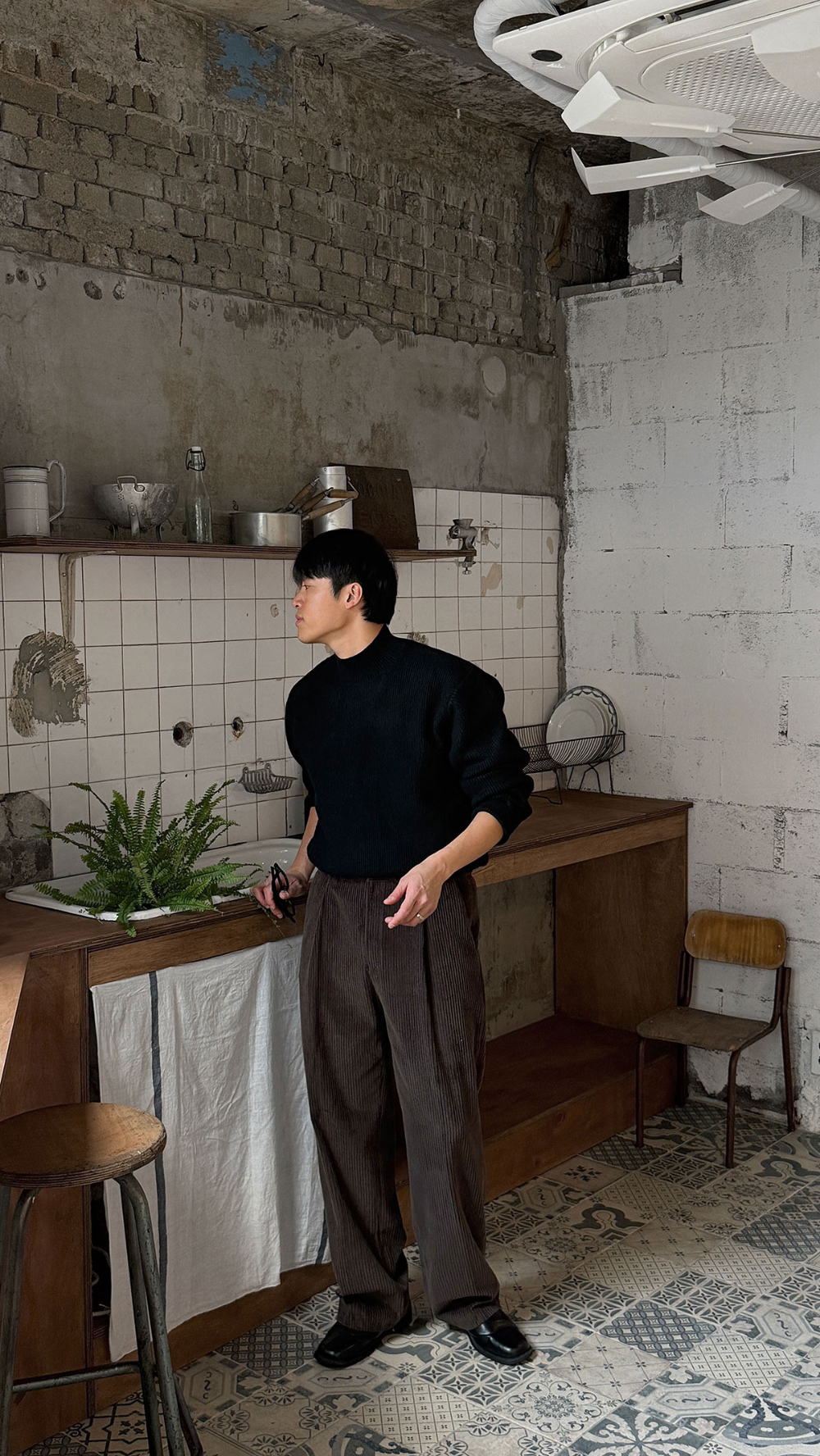 긴팔 티셔츠 모델 착용 이미지-S194L36