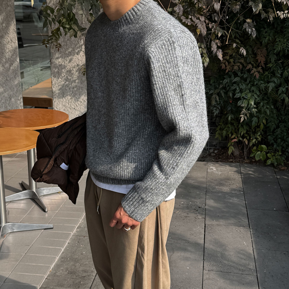 긴팔 티셔츠 모델 착용 이미지-S180L81