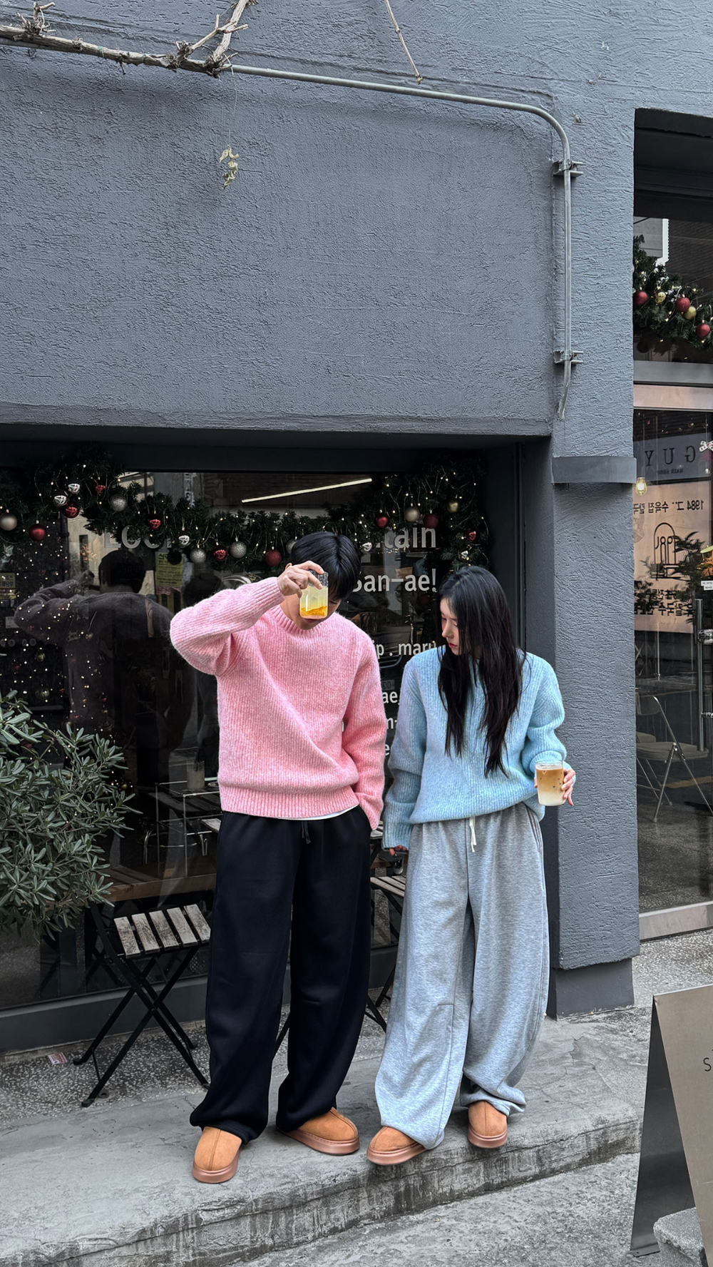 긴팔 티셔츠 모델 착용 이미지-S180L53