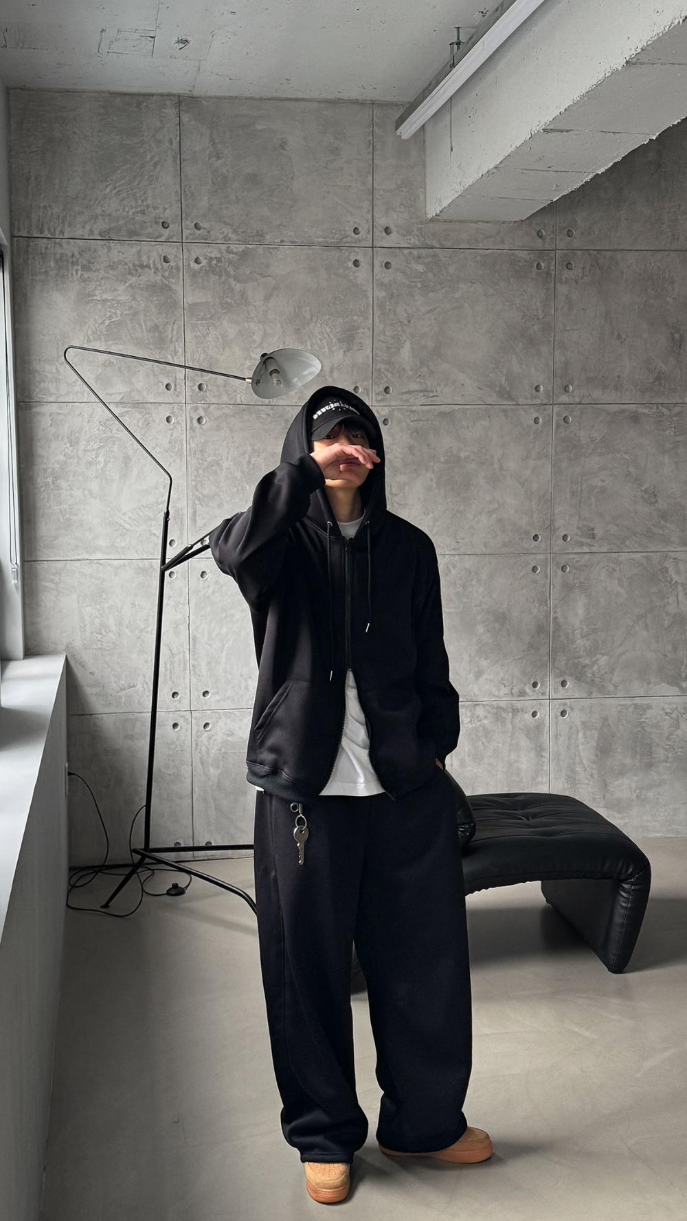 바지 모델 착용 이미지-S168L97