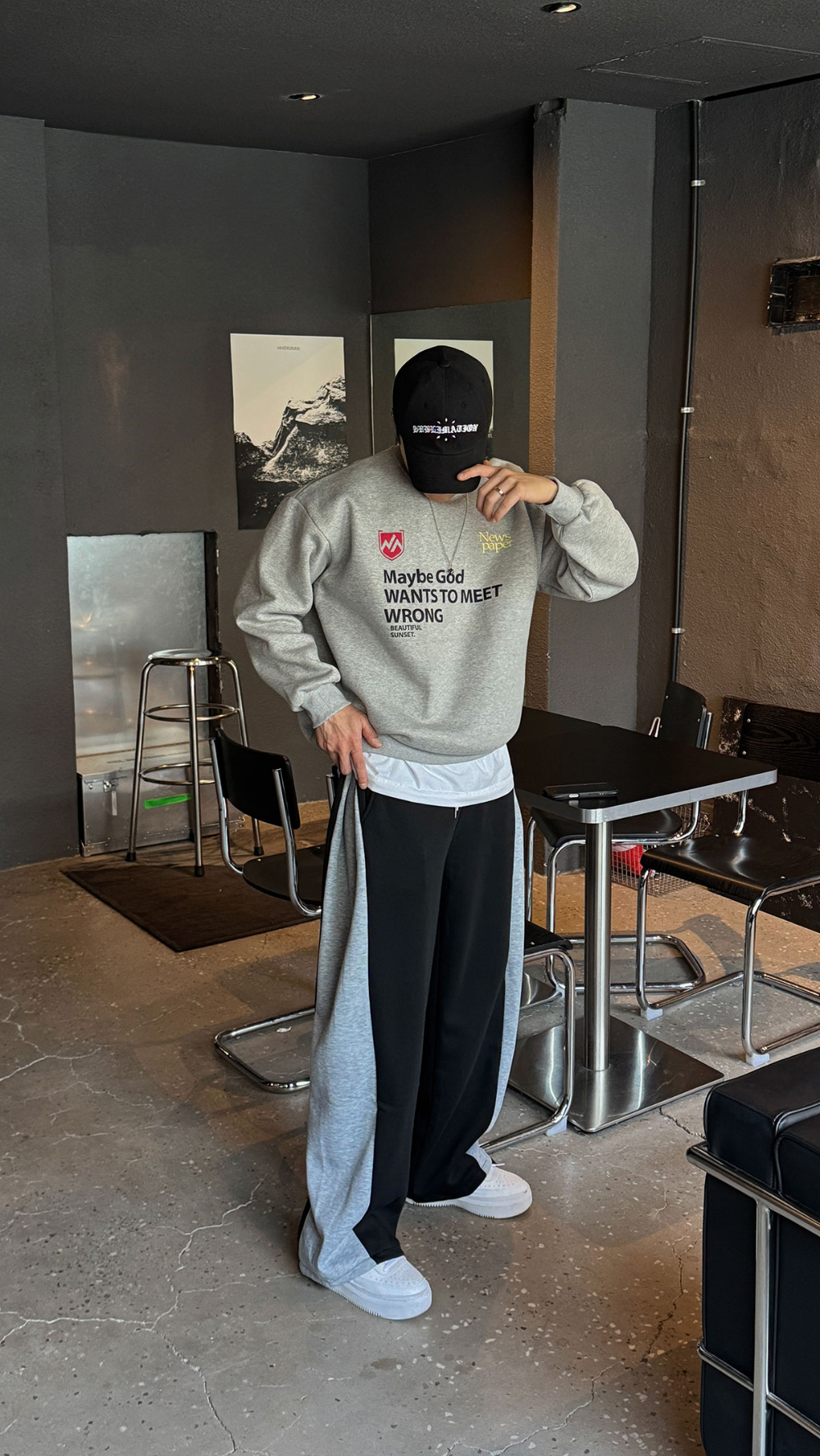 긴팔 티셔츠 모델 착용 이미지-S212L17