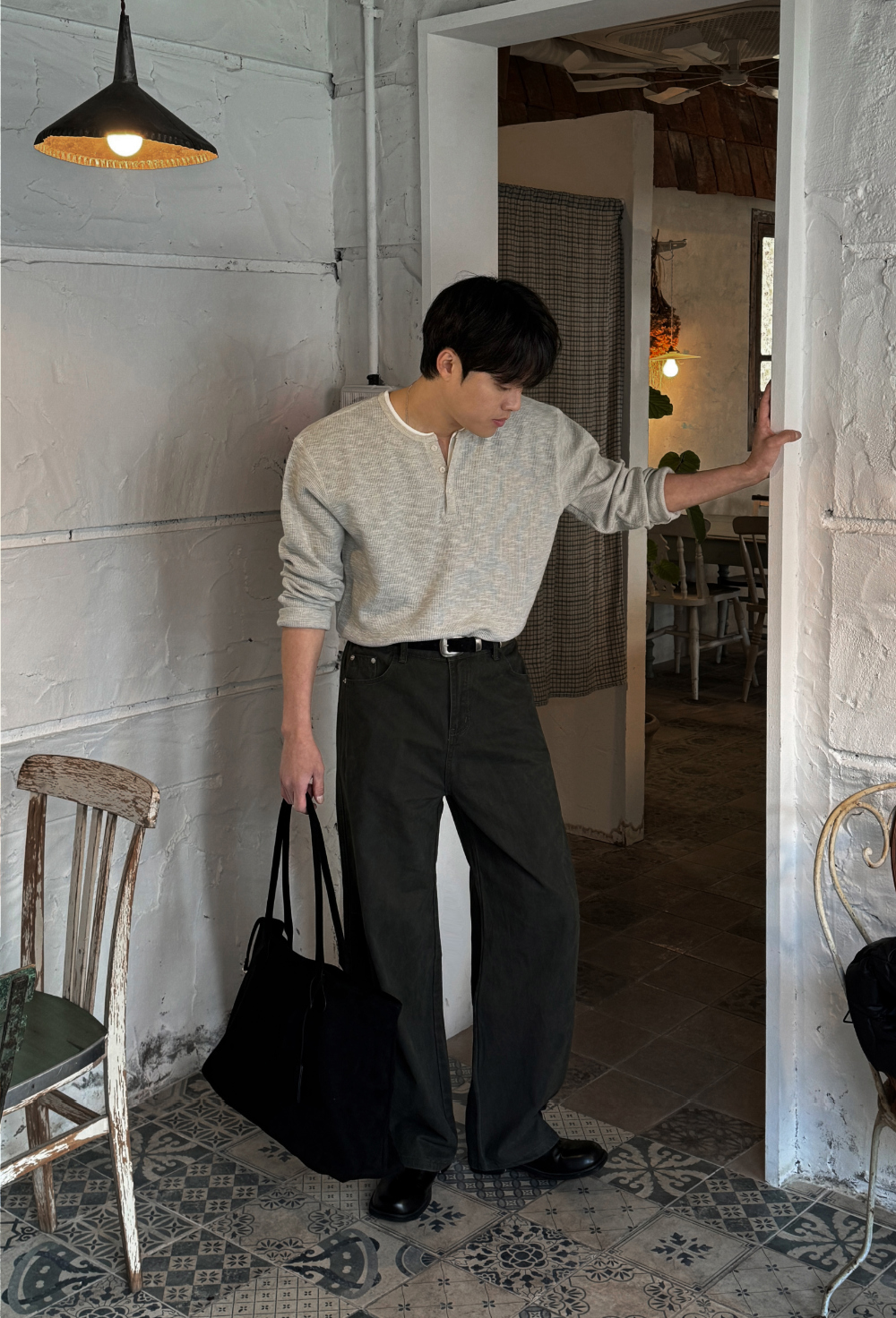 가방 모델 착용 이미지-S127L67